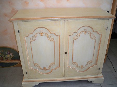 credenza francese dipinta  shabby chic con decori