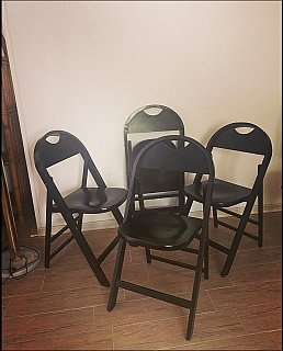 Quattro sedie legno 
