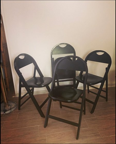 Quattro sedie legno 