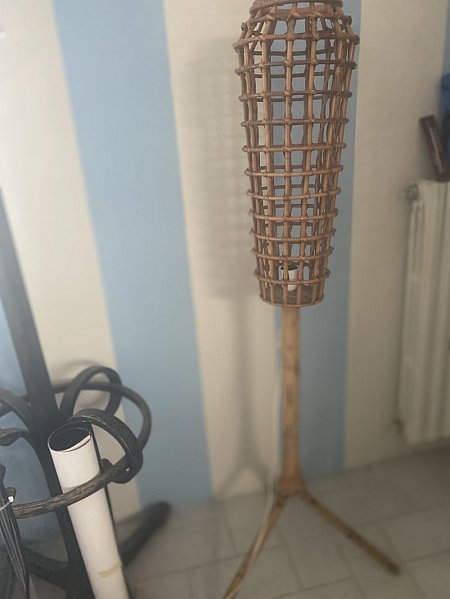 lampada da terra in bambu