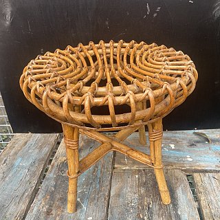 coppia sgabelli in vimini