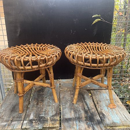 coppia sgabelli in vimini