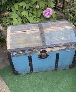 baule bombato color azzurro 